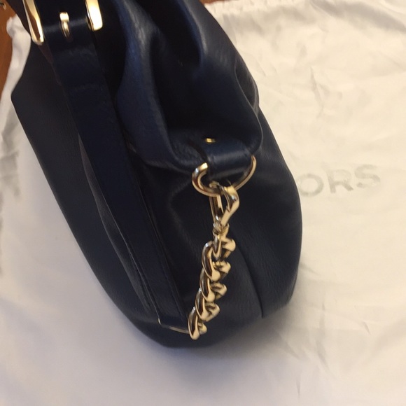 MK Navy Large Megan Satchel - Picture 4 of 8